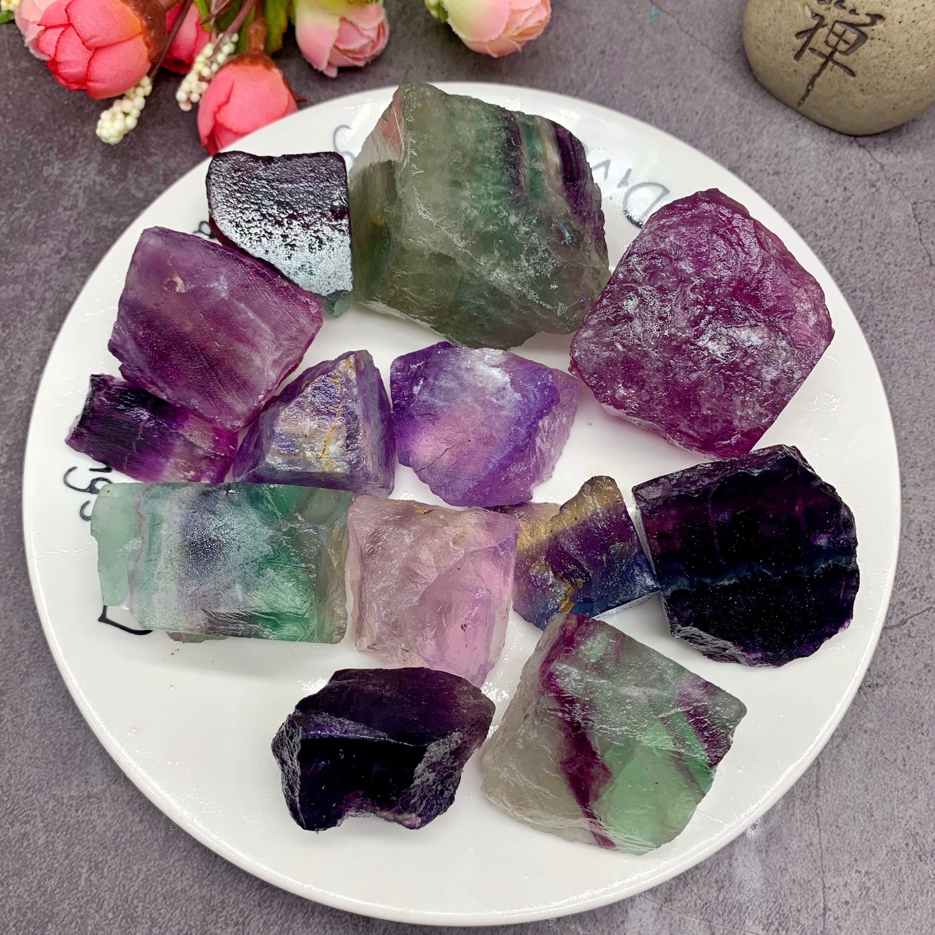 厂家批发水晶原石扩香石无火香薰石水晶粉白紫黄绿萤石水晶原石