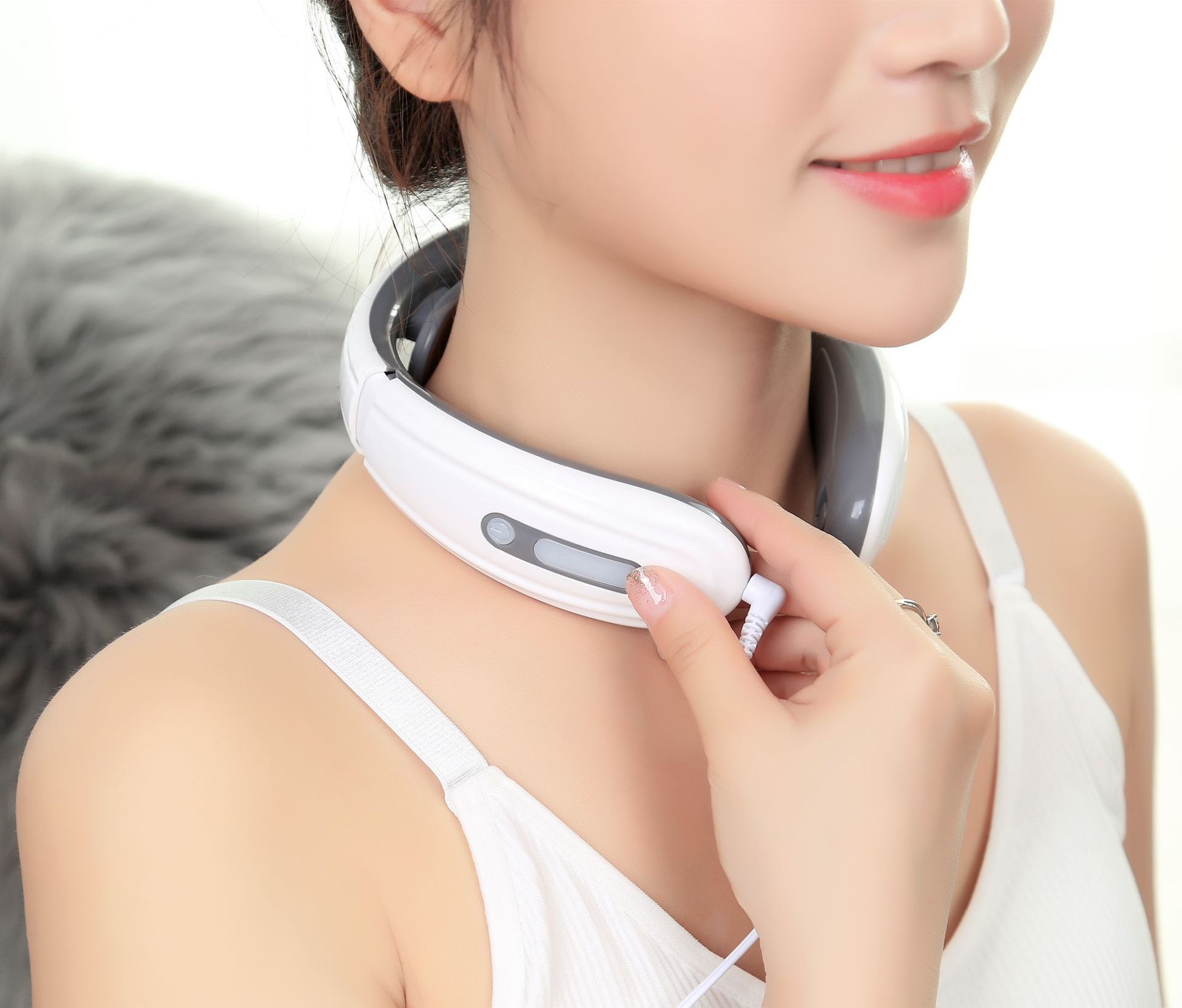 颈椎按摩仪智能无线电磁电击颈椎理疗仪颈椎按摩器厂家