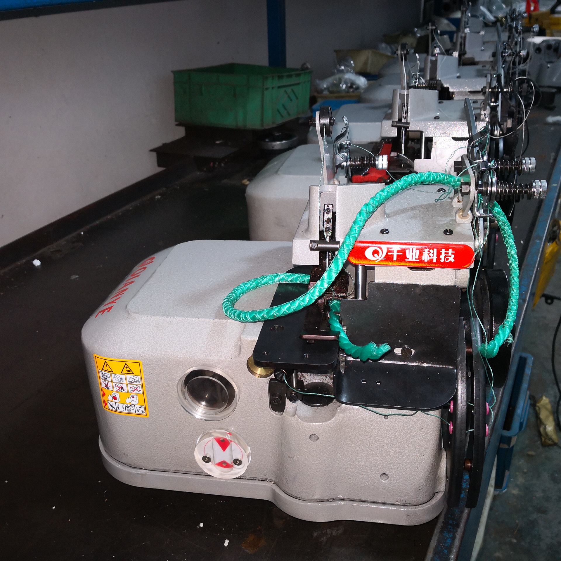 渔网地笼包边机 三线汽车脚垫拷边机 2502地毯包边机 2501接布机