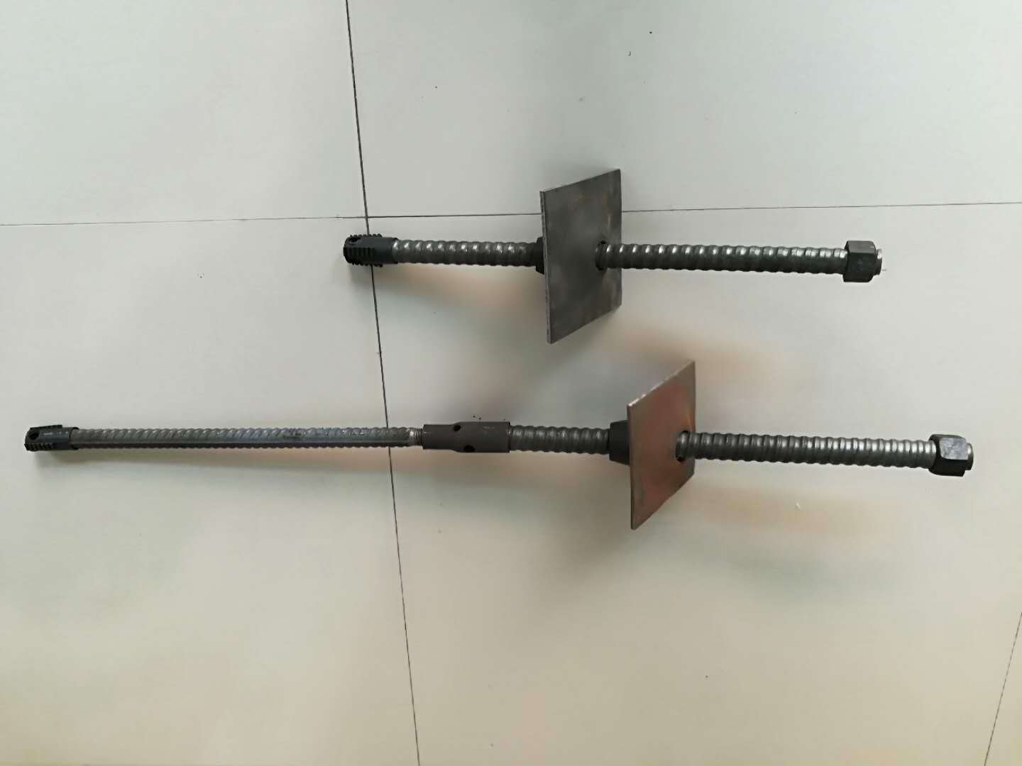 本厂专业生产自进式中空注浆锚杆大量现货质高价优欢迎采购