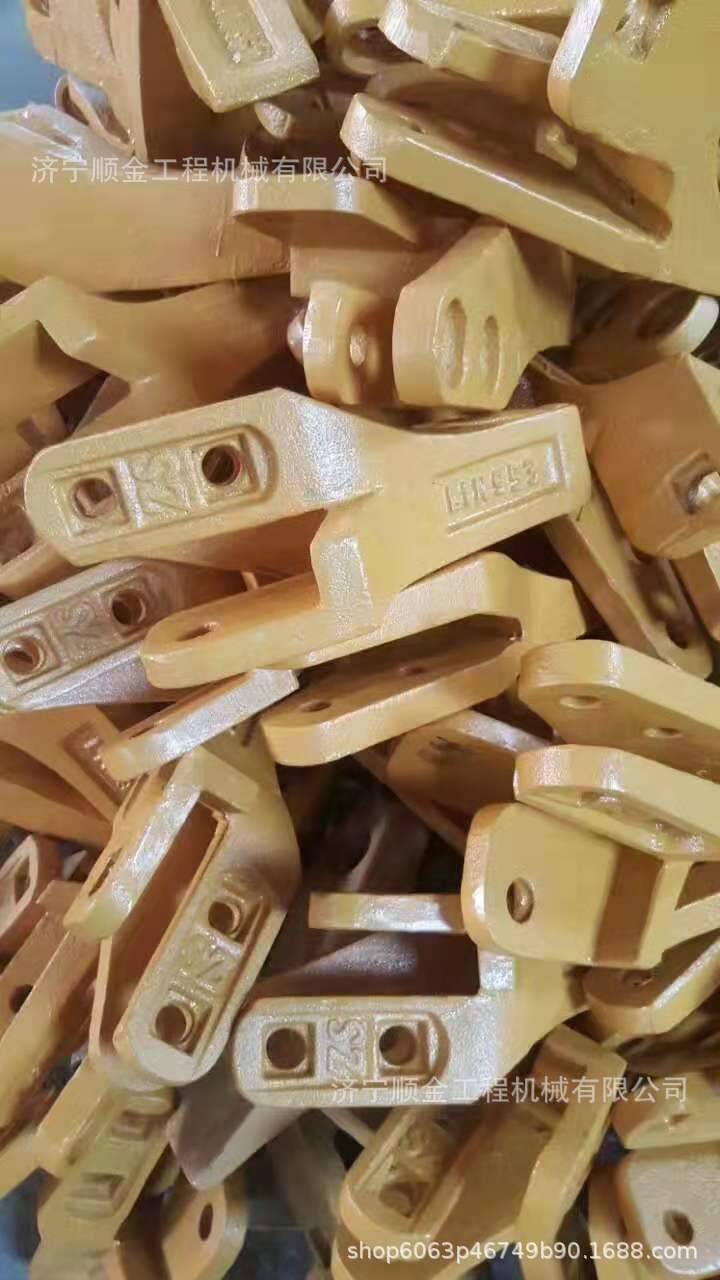 长期销售常林装载机933 966 955斗齿 齿根 齿套 边齿 装载机配件