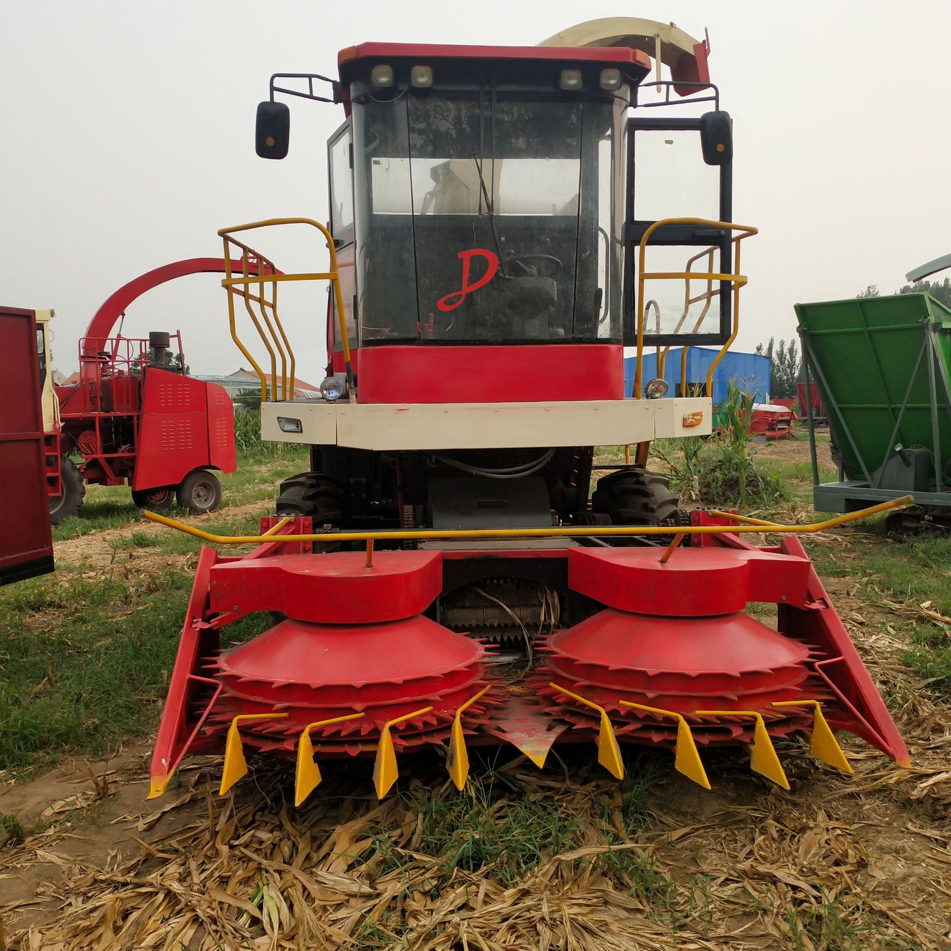 青储机轮式 自走高速转盘式割台收割玉米秸秆皇竹草黑麦草甜高梁