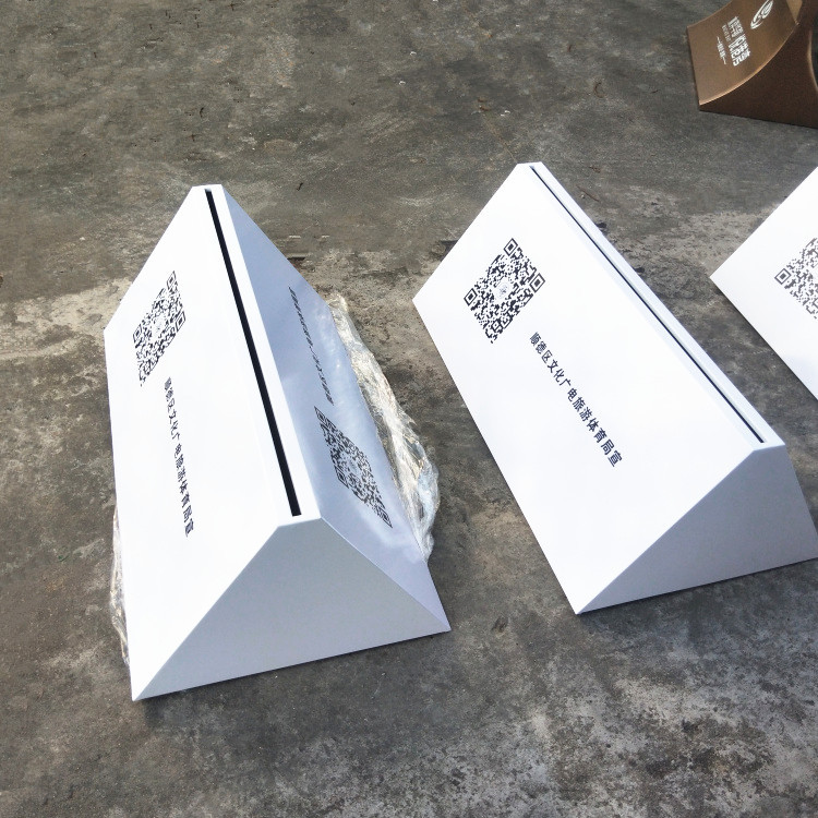 展示架广告牌黑色立牌底座商场广告牌三角形不锈钢黑钛底座展示架