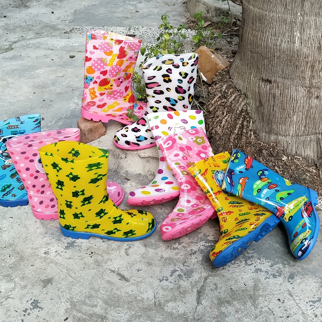 经典款卡通儿童雨鞋 中大童学生雨靴 防滑高筒保暖 pvc学生水鞋
