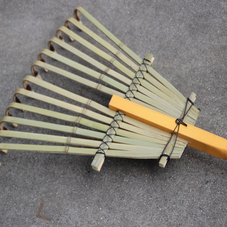 厂家优惠加工定制安吉竹熊手木柄竹耙  用于园艺农用游戏道具耙子