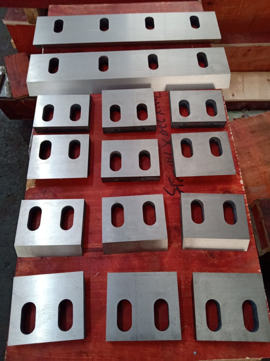 厂家配套塑料粉碎机刀片skd11锻打材质铜米机刀片支持材质可定