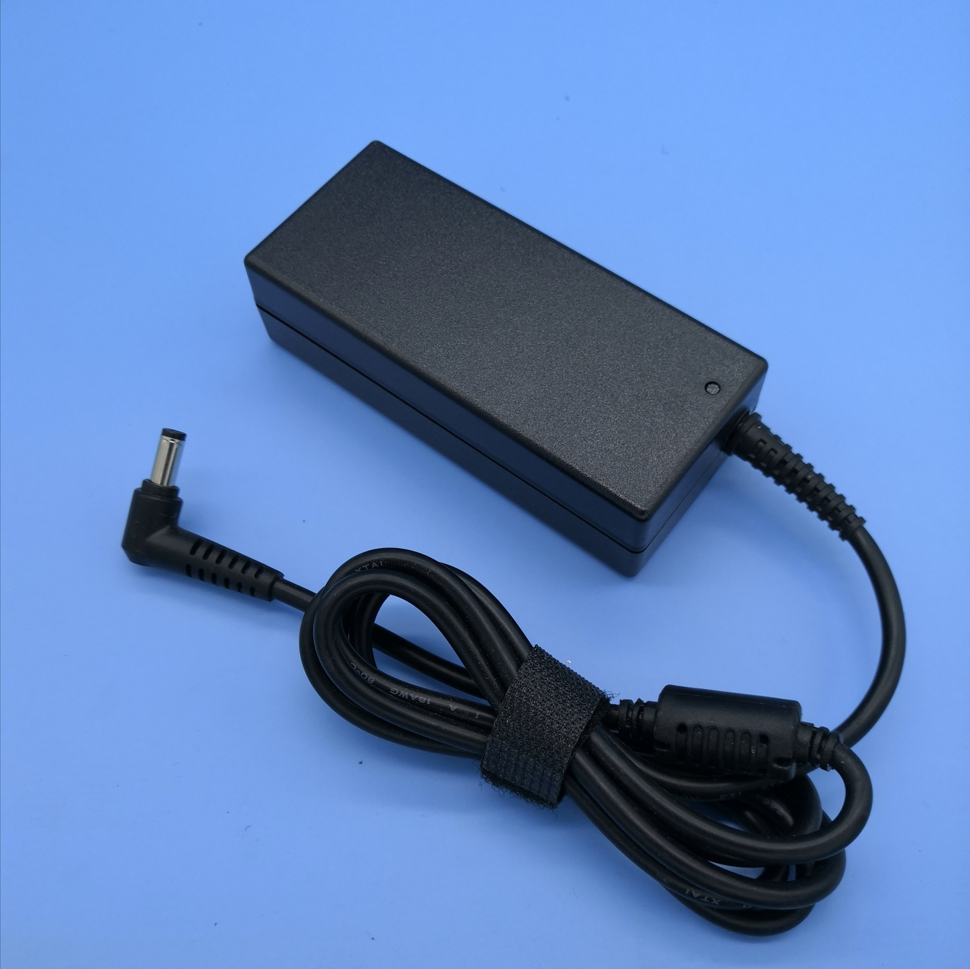 42a笔记本电源适配器接口5.5*2.