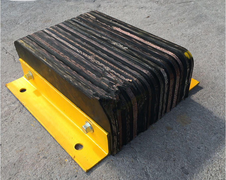 橡胶防撞块墙体保护垫块停车场货车码头护舷条块卸货止退器缓冲块