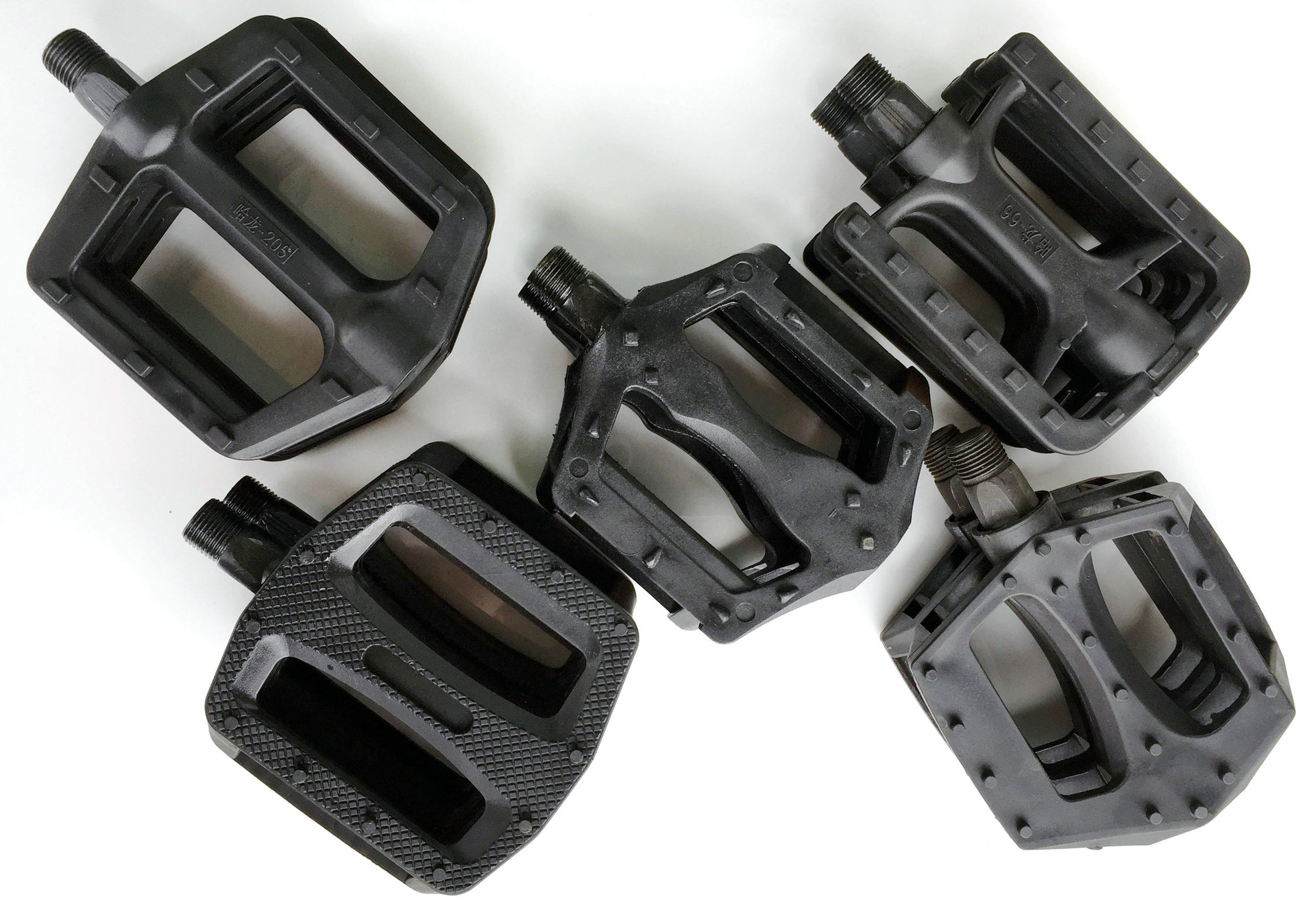 山地车脚蹬/自行车脚踏/带钢珠塑料脚蹬/电动车加大脚踏/配件