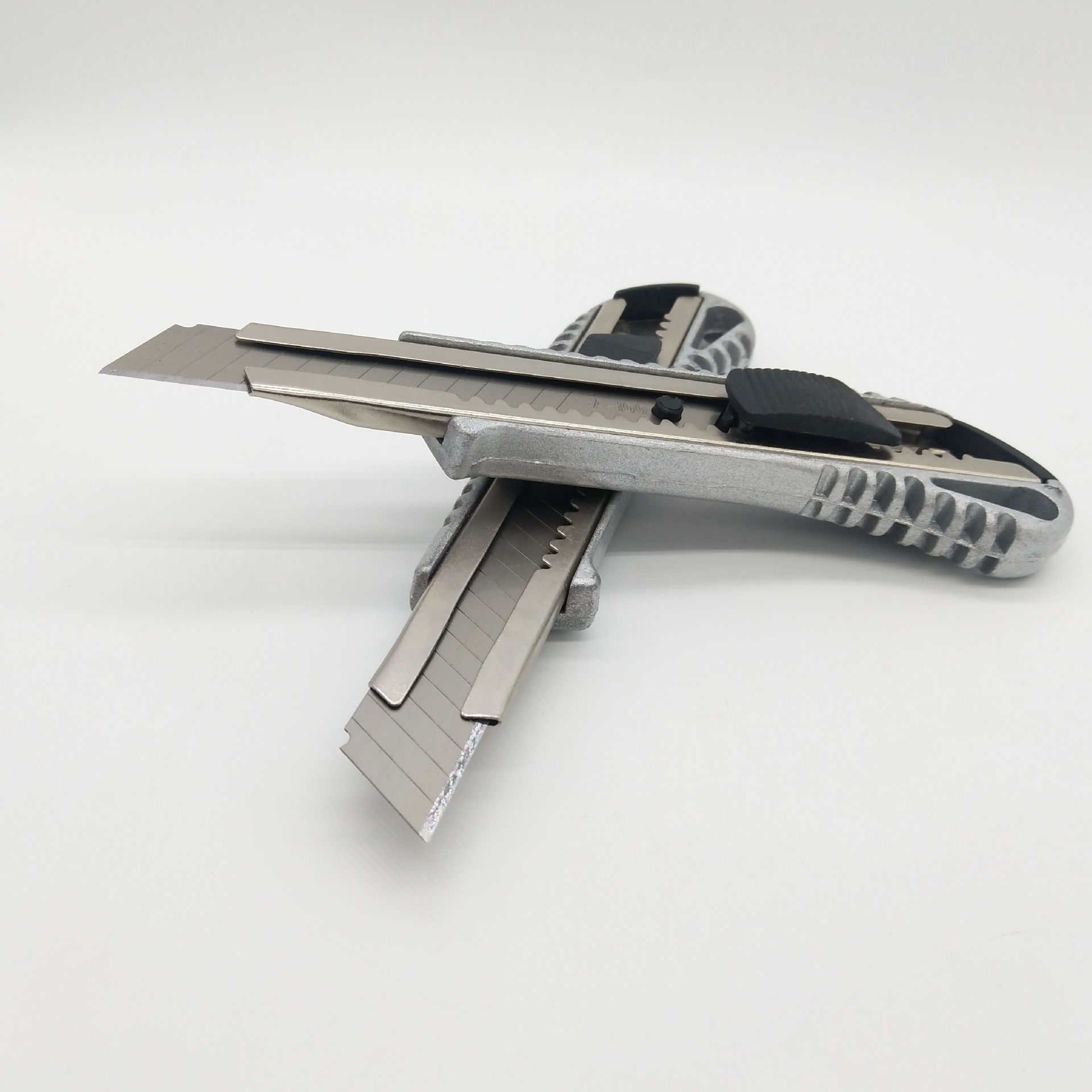 批发铝合金美工刀多功能切割刀手动锁定高效美工刀 工具刀 裁纸刀