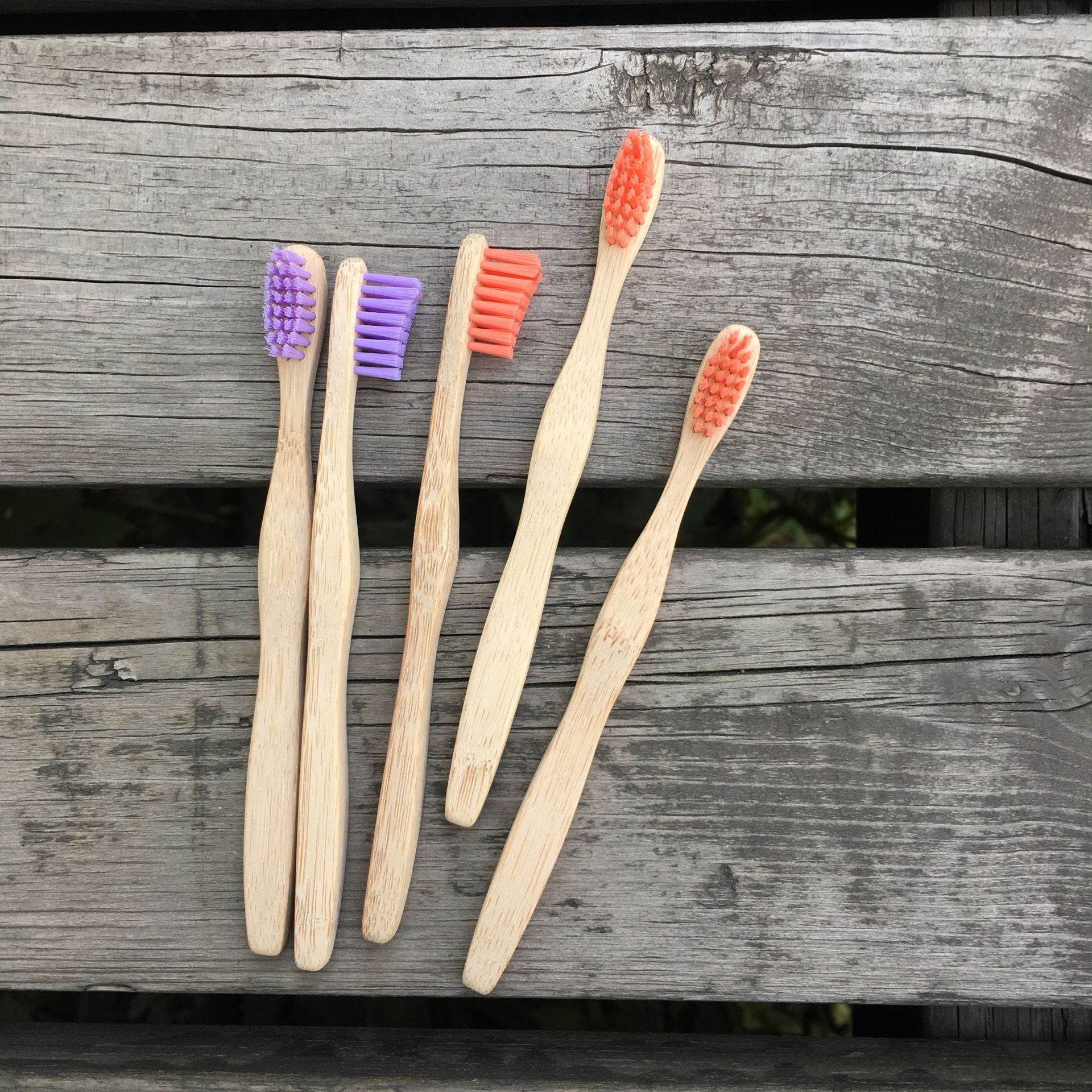 儿童厚曲柄竹牙刷尼龙刷丝彩色波浪儿童软毛竹木牙刷可定制logo