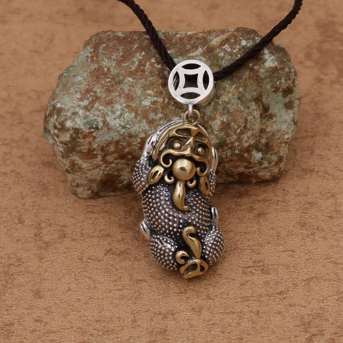 990银藏传复古金钱貔貅 吉祥吊坠定做 经典仿古银项链来样加工厂