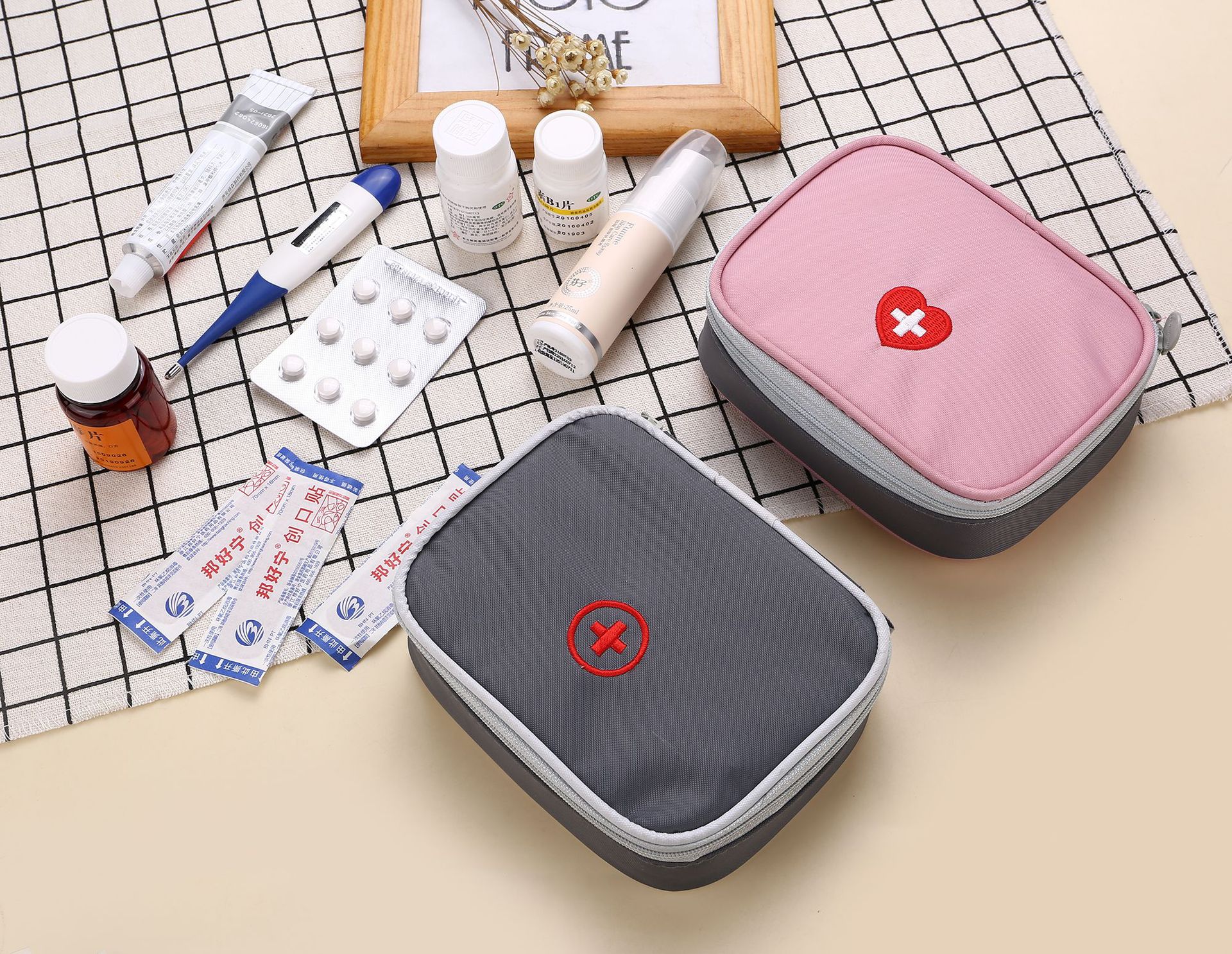 韩版出差旅行便捷收纳包医药包急救包随身小药包杂物心形可爱药包