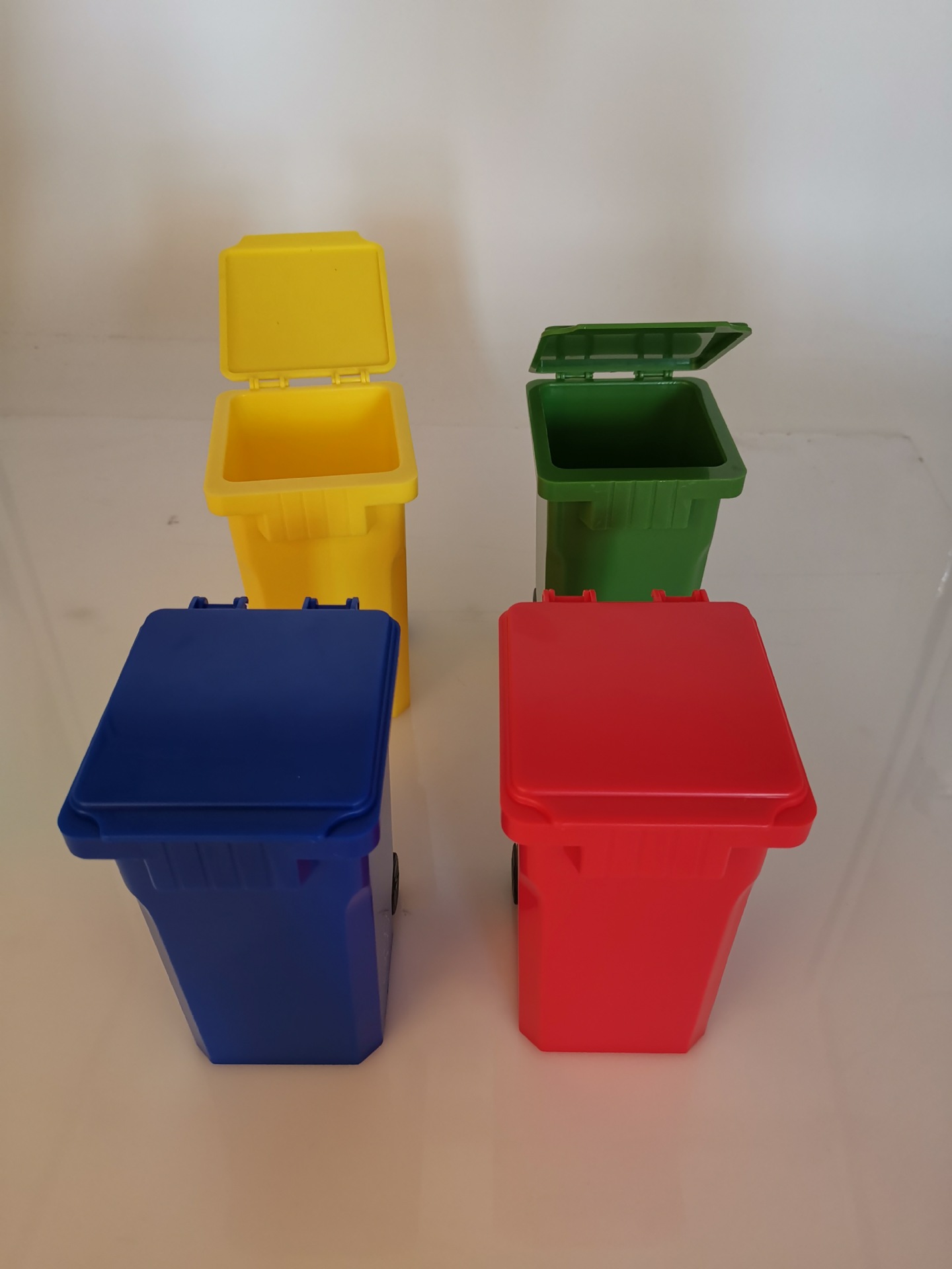 厂家直销 垃圾分类垃圾桶收纳桌面笔筒4色小型可爱桌面收纳笔筒萌