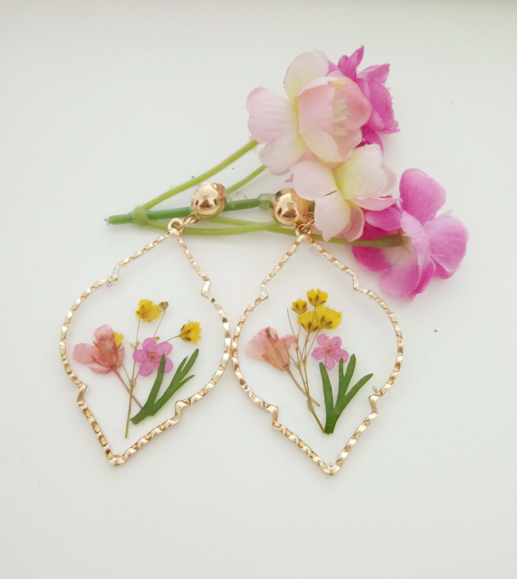 2020欧美复古树脂手工真花干花青岛耳钉耳坠厂家直销