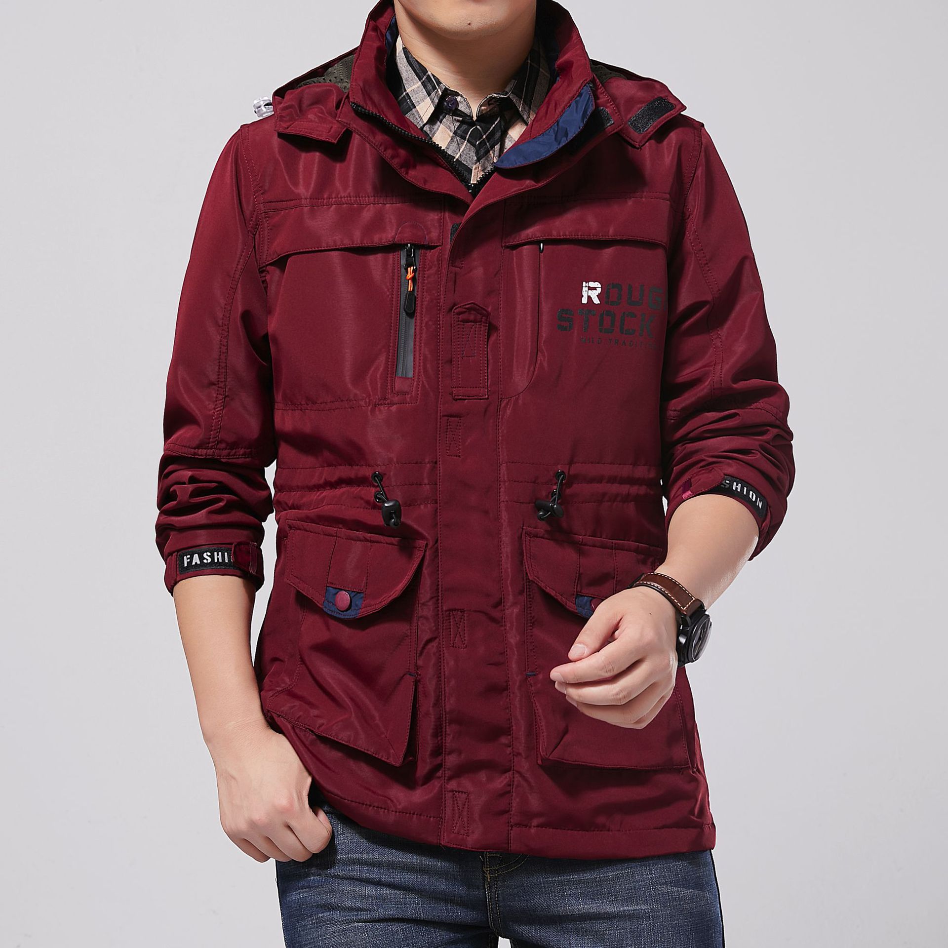2019秋季男士休闲冲锋衣户外防水防风军外套速干登山服薄厂家直销