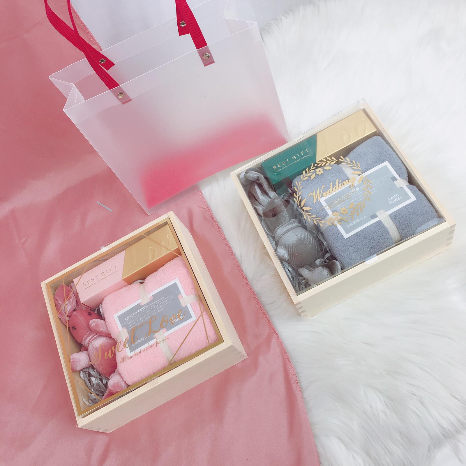 绣阁木质伴手礼成品欧式喜糖盒伴娘礼品礼盒套装商务生日满月周岁