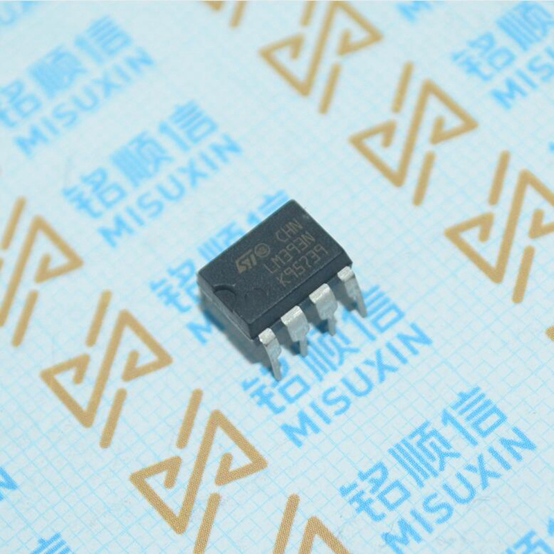 lm393n【出售原装】电压双比较器dip-8直插实物拍摄