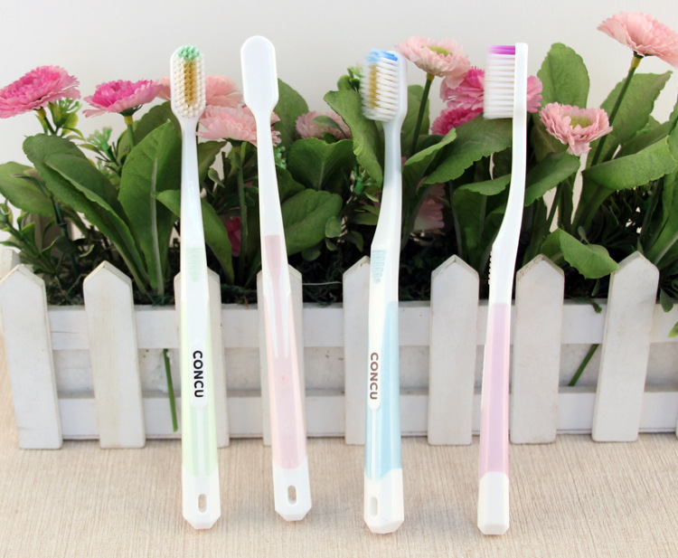 本款春纪牙刷,透亮型牙刷,采用优质纤丝刷毛,比普通牙刷更柔细,能减少