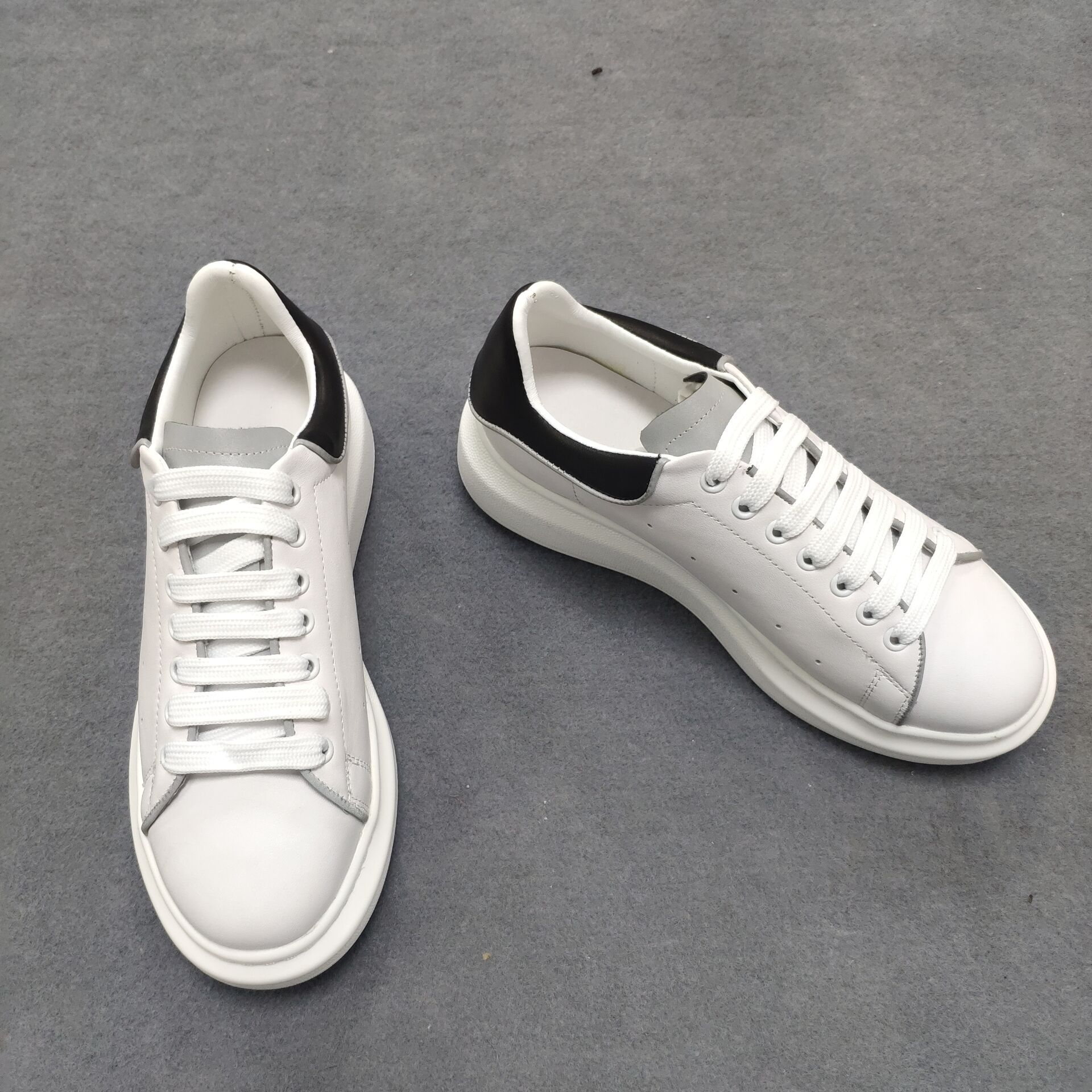 2019春款高版本袁姗姗同款麦昆小白鞋女反光真皮内增高运动休闲鞋