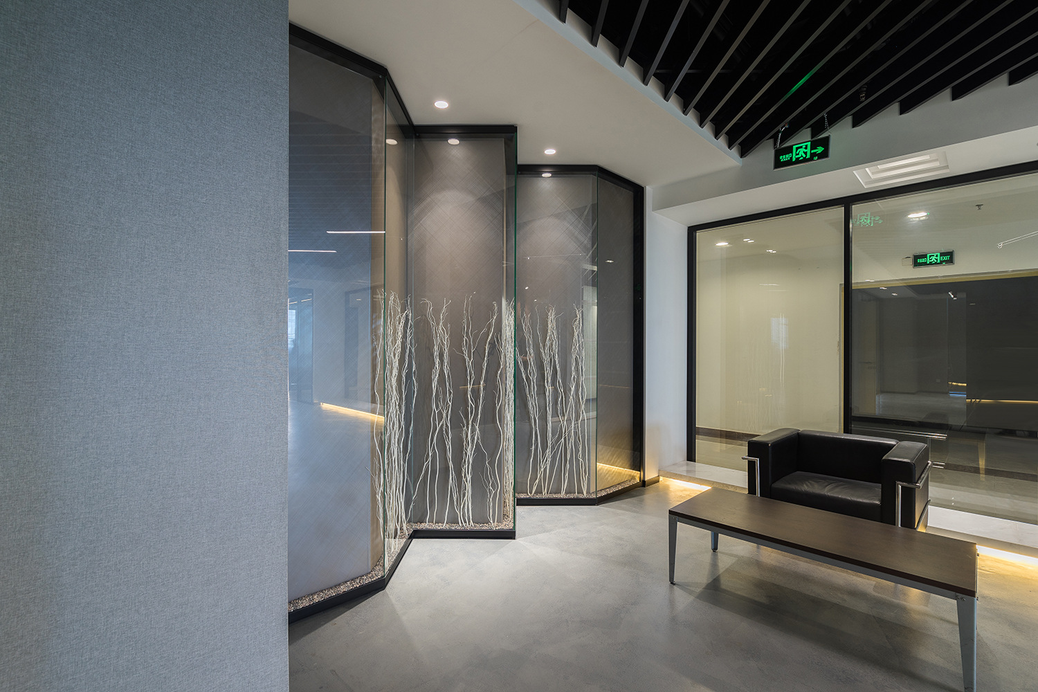 展示厅背景墙茶室隔墙商业隔断固定隔墙酒店玻璃隔断造型装饰隔墙