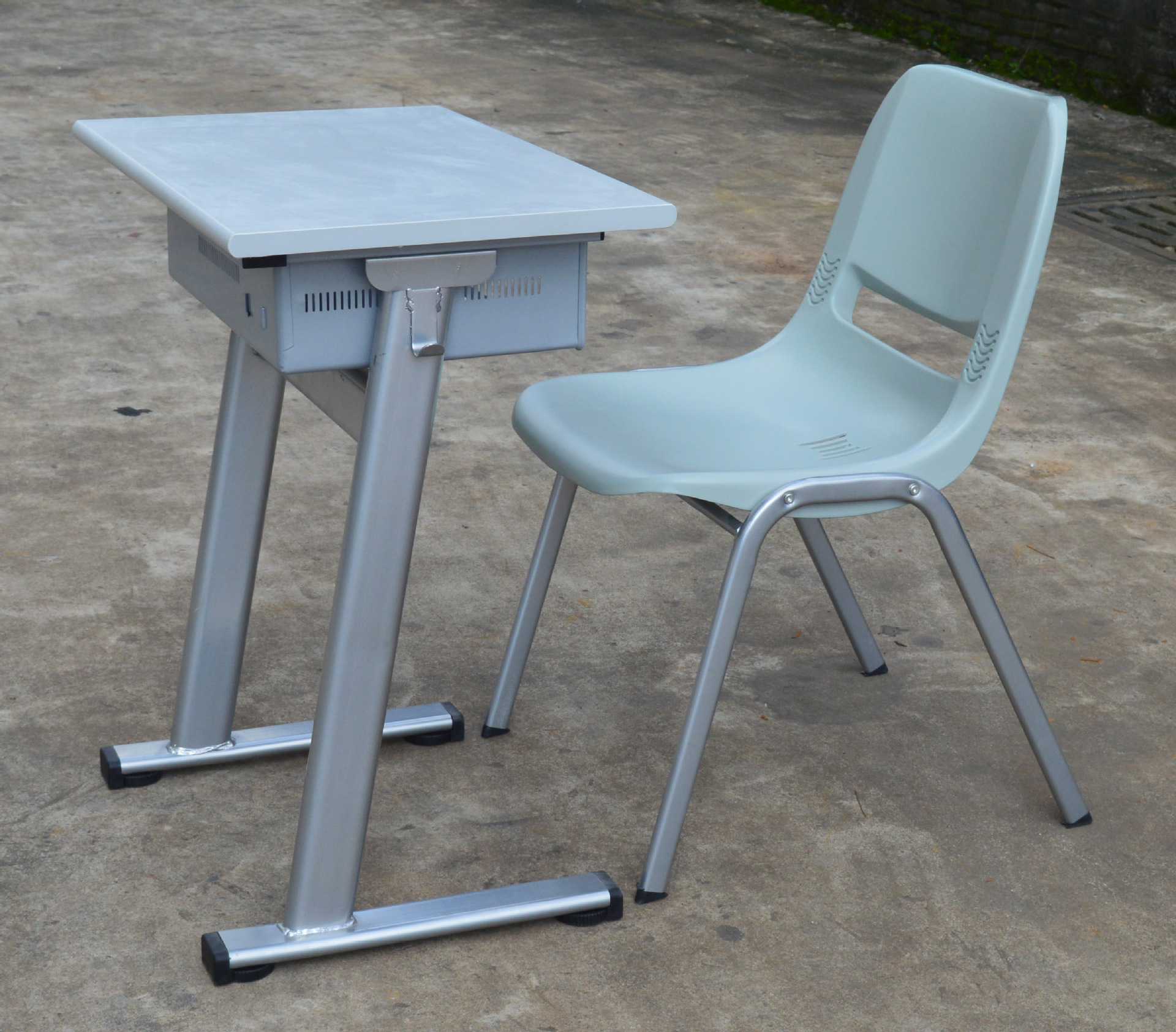 厂家供应新型现代课桌d01kz06课桌椅学生课桌椅培训课桌椅