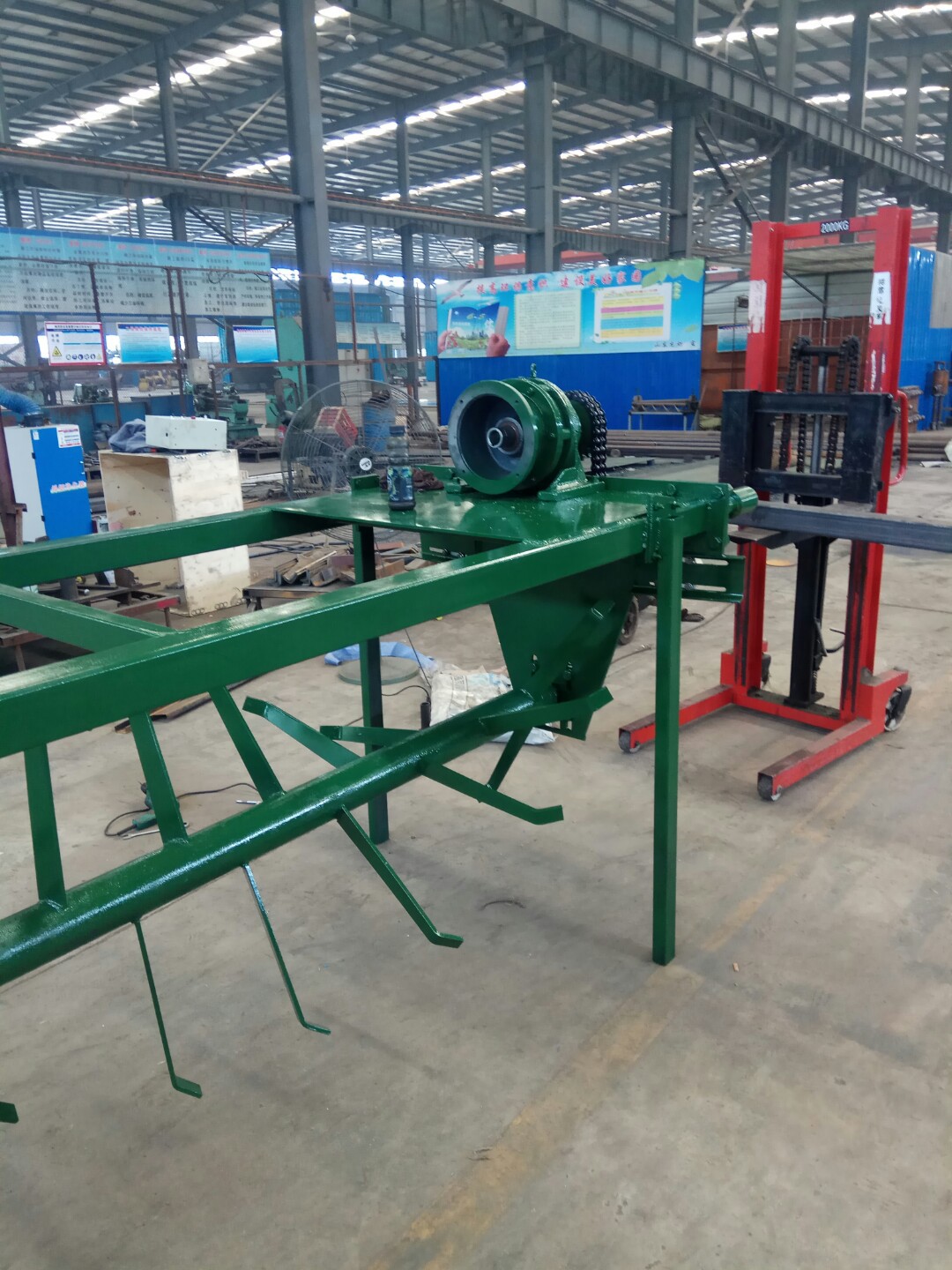 异位发酵床自动翻耙机畜禽粪便发酵翻耙机有机肥制作设备