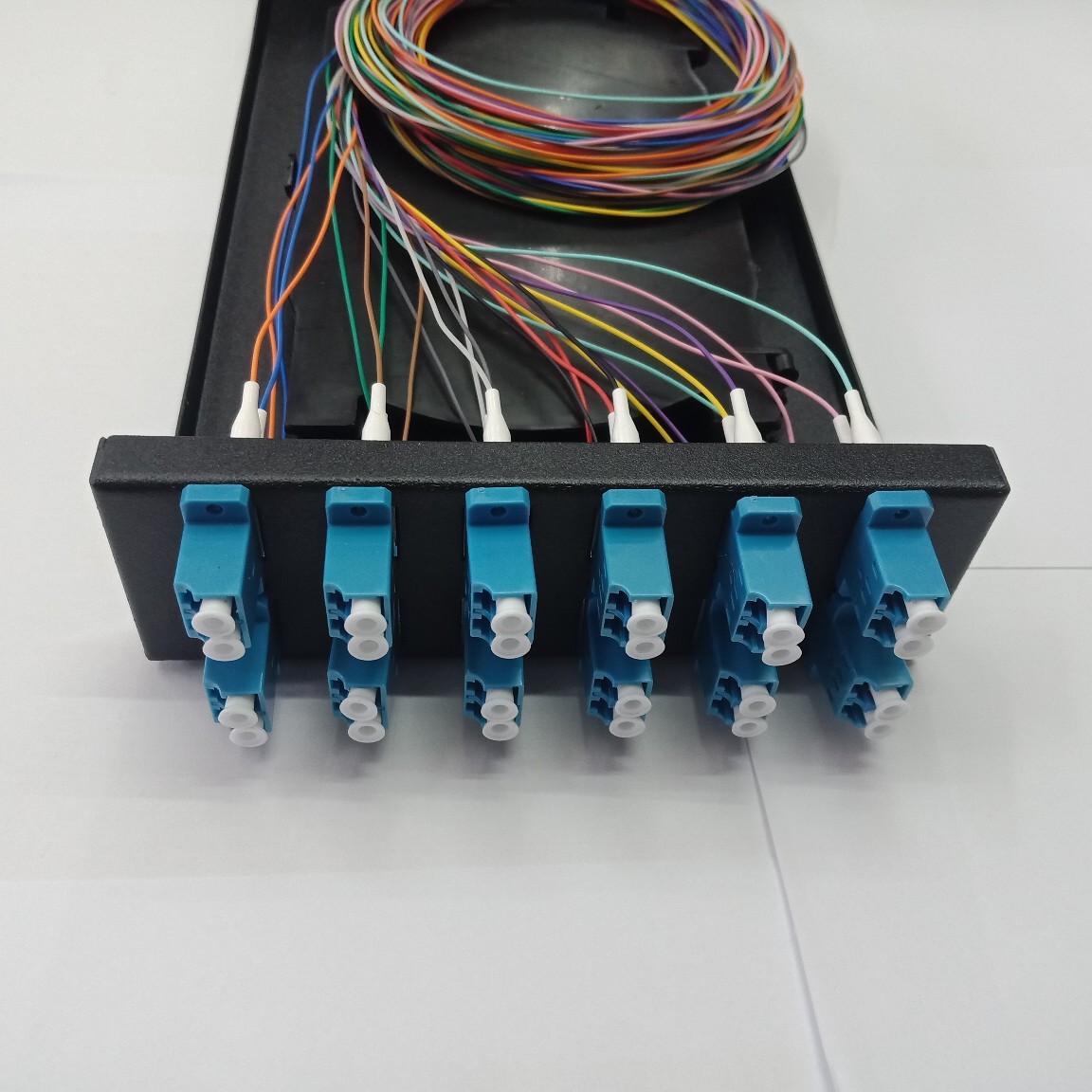 12口24芯lc满配多模千兆50/125桌面式光纤终端盒配线箱