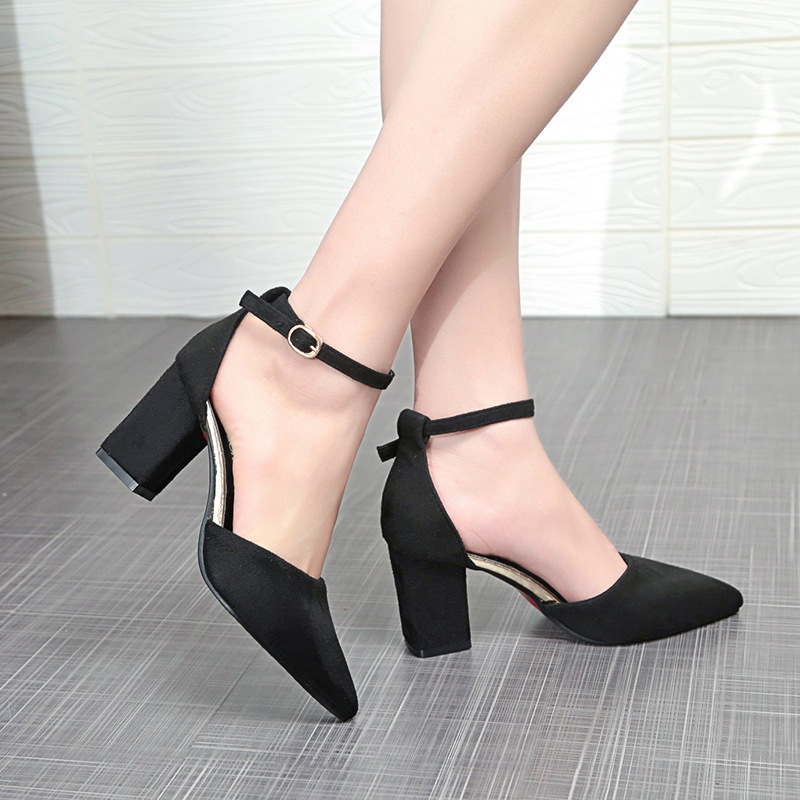 跨境大码女鞋41胖脚宽肥凉鞋40包头44粗跟单鞋43一字扣带高跟鞋42