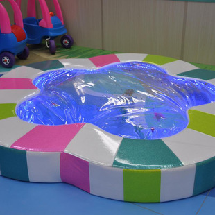 厂家直销室内儿童游乐设备定做儿童游乐园设备 室内儿童乐园 水床