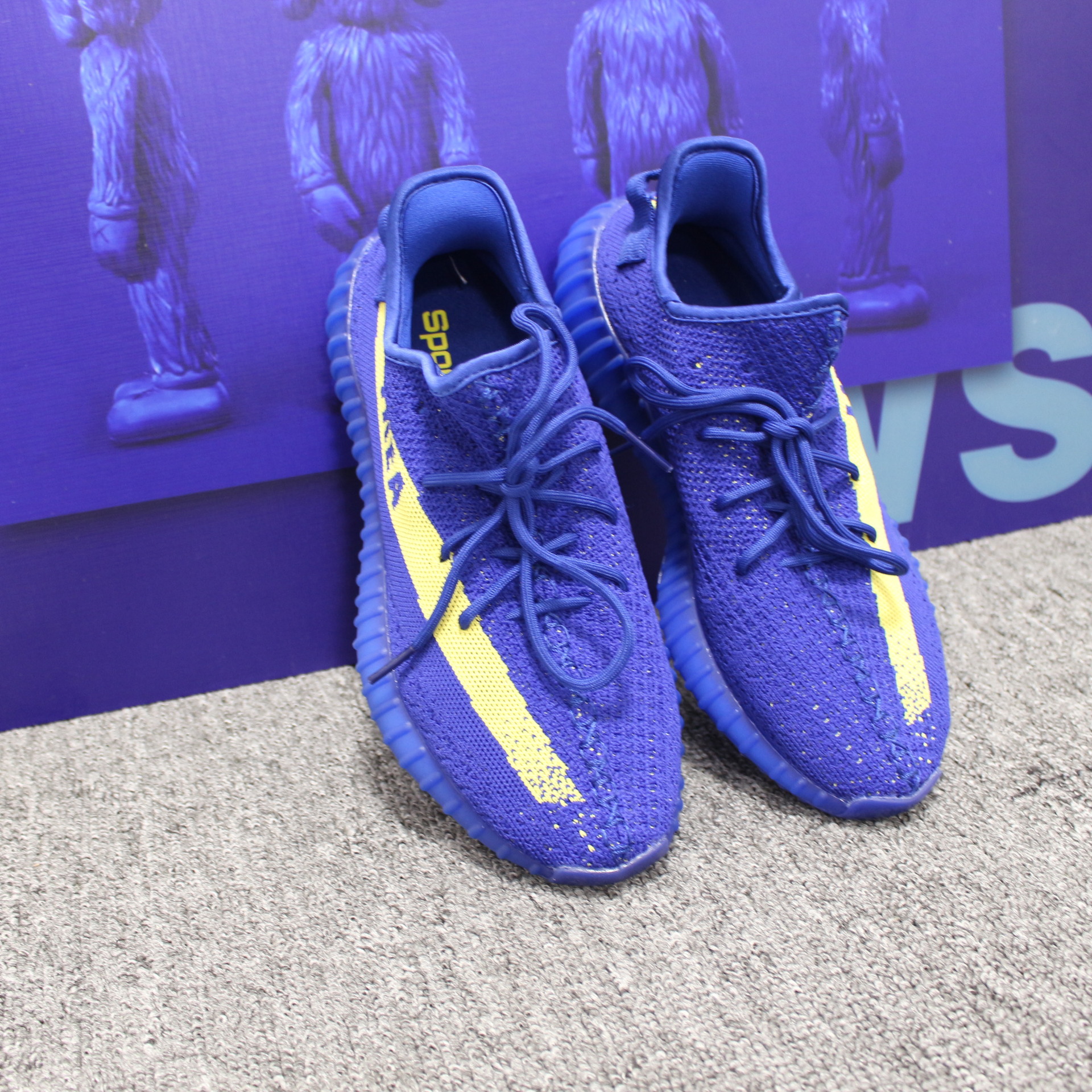 350v2热卖椰子鞋男椰子侠男女春夏透气侃爷椰子情侣跑步鞋运动鞋