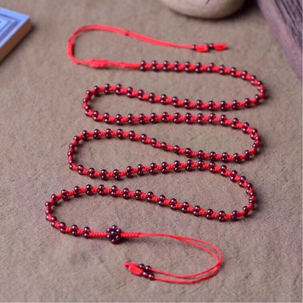 批发纯手工编织本命年红绳腰带配天然石榴石本命年腰链转运