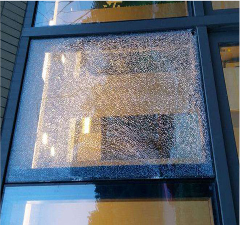 别墅保安场所岗亭汽车银行门窗特种夹层夹胶防爆防炸防弹玻璃定制