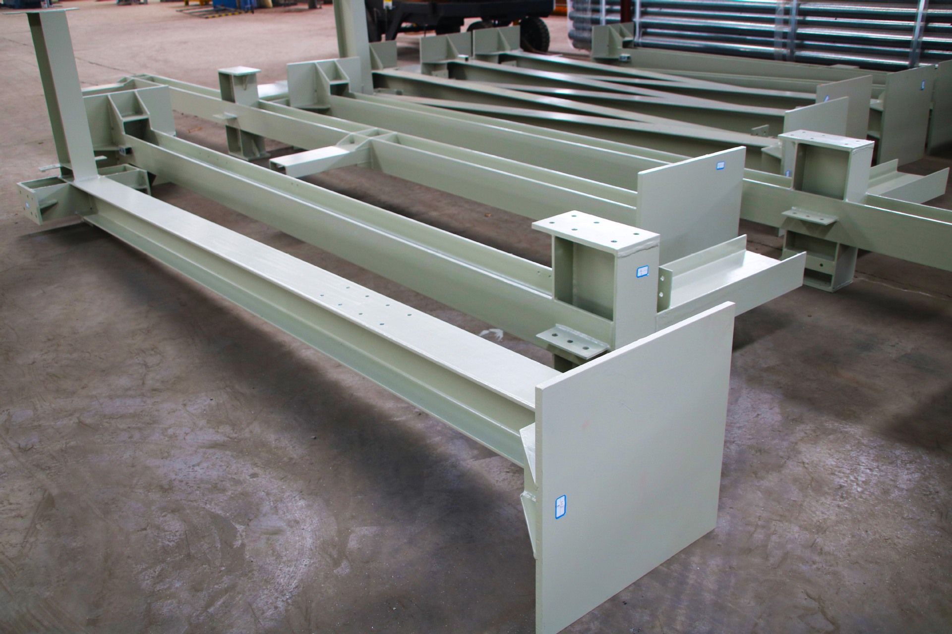 山东三维钢结构公司承接北京站7200kw空冷器管束钢平台加工