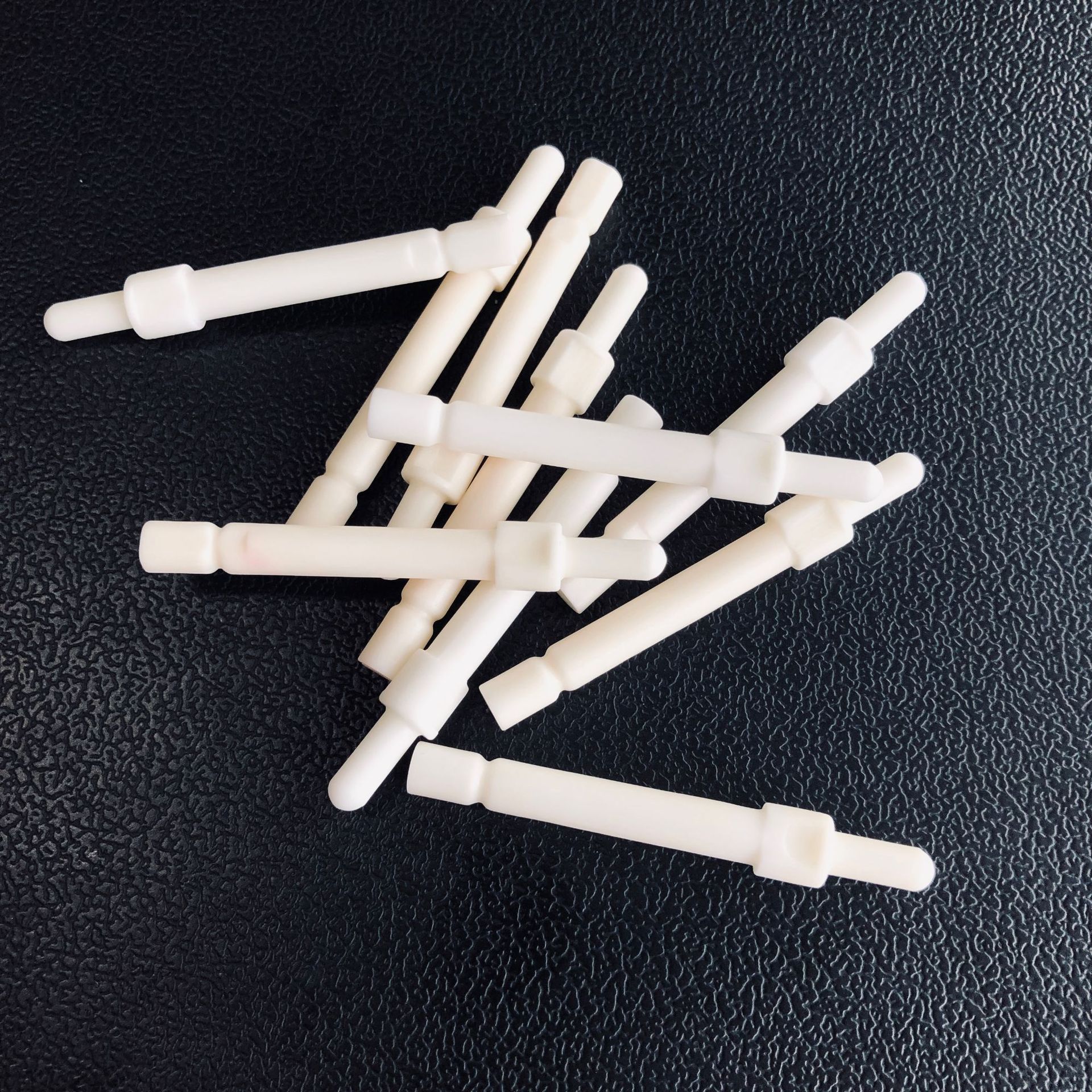 供应氧化铝陶瓷 陶瓷瓷棒 高耐温 高绝缘 标准尺寸 可定制