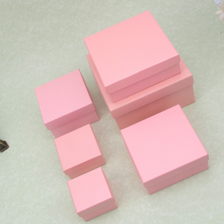 粉色小正方形礼品盒 手工口红盒 香囊包装饰品礼盒 喜糖礼品盒