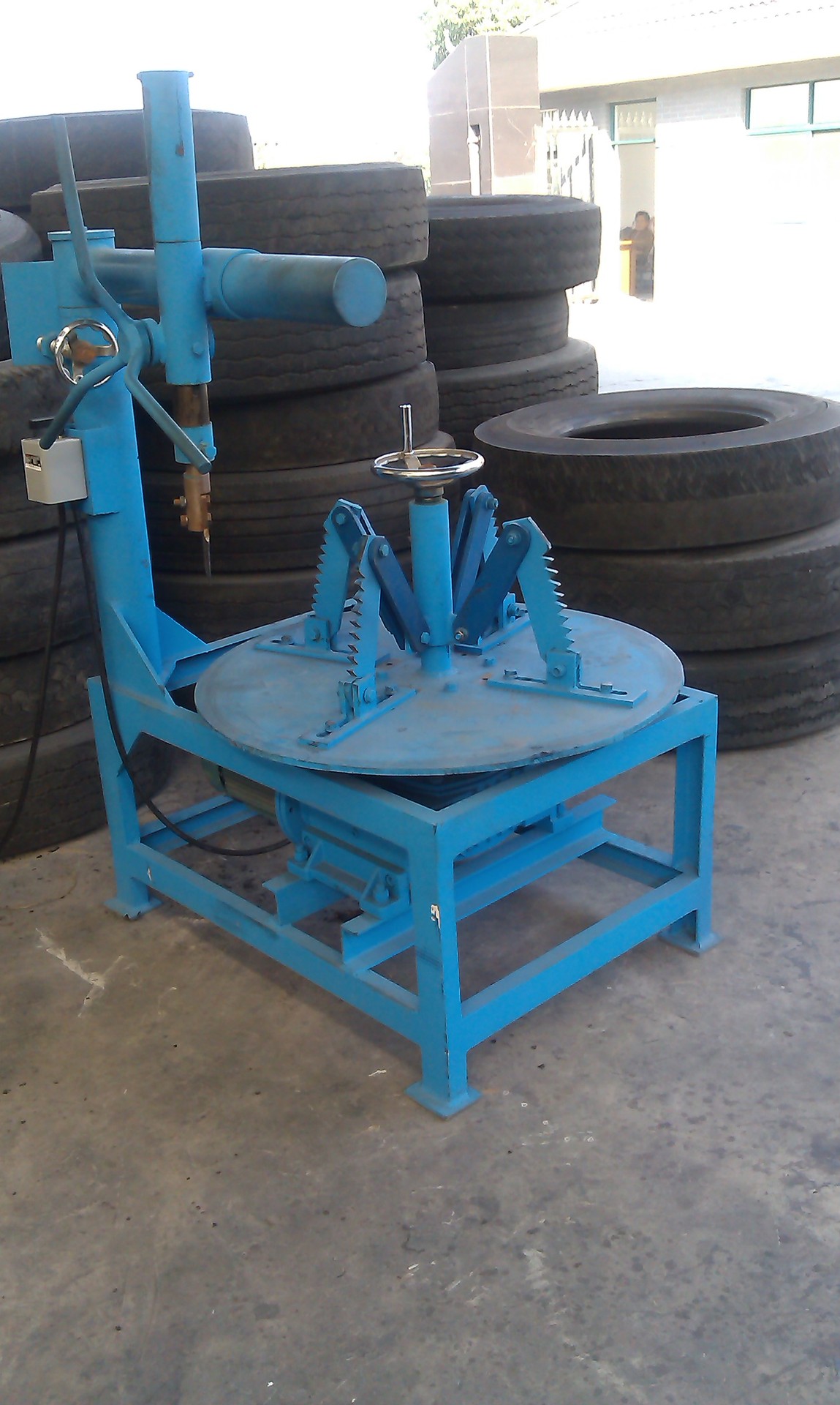 供应废旧轮胎切圈机 大型轮胎割圈机