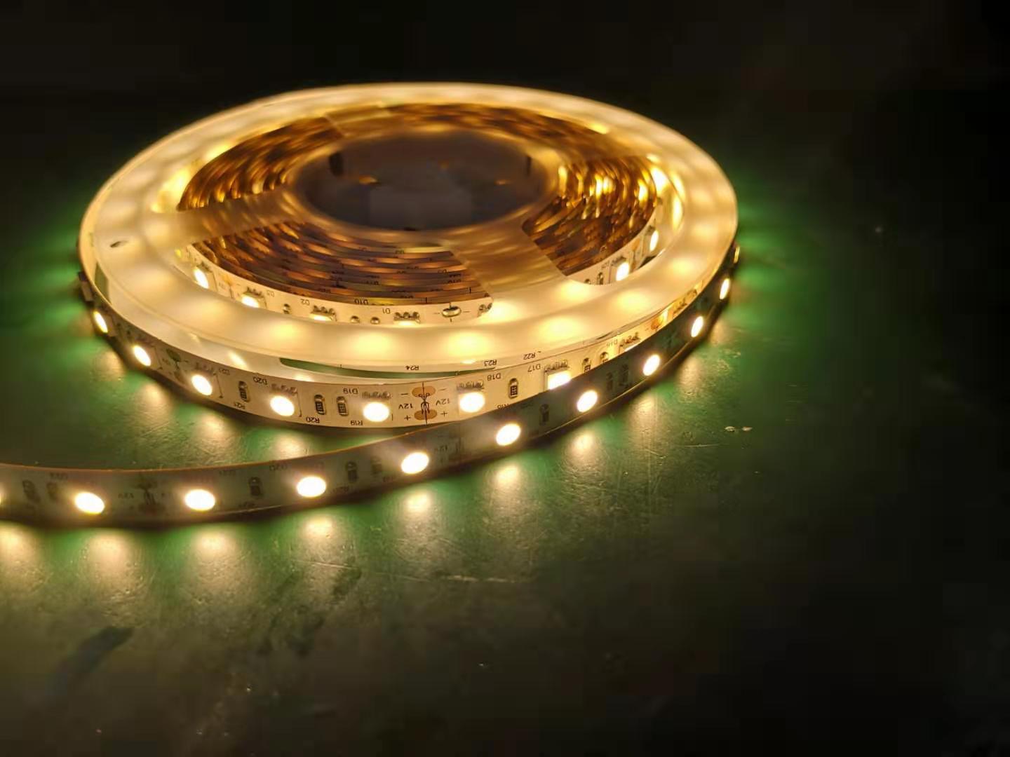 软灯条商品描述线路板材质柔性板长度1000mm最小包装5米寿命10000功率