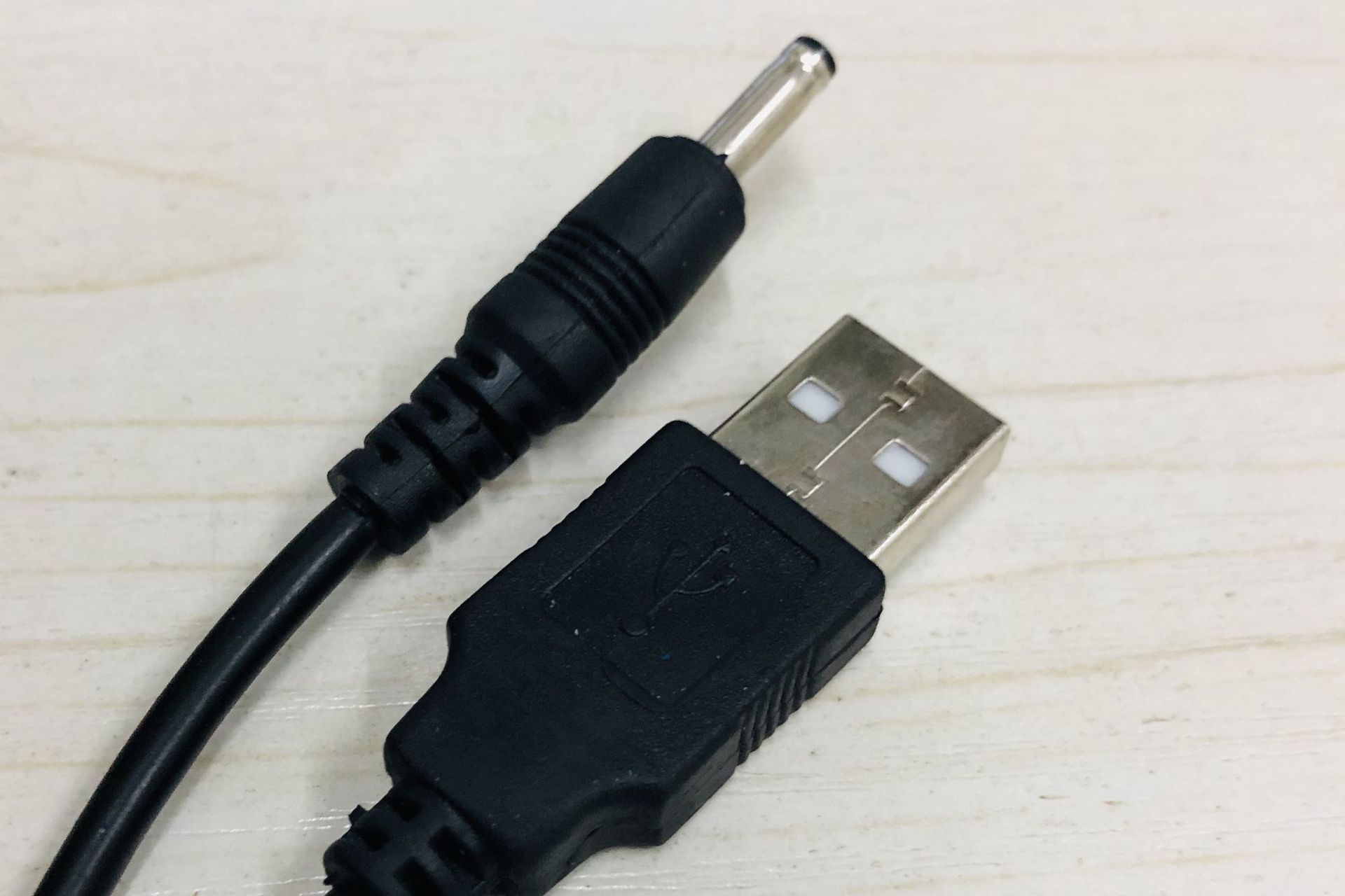 5*1.35接口的产品和设备供电使用