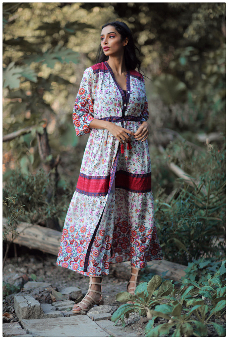 亚马逊欧美波西米亚异域风短袖v领流苏系带碎花连衣裙长裙柬埔寨