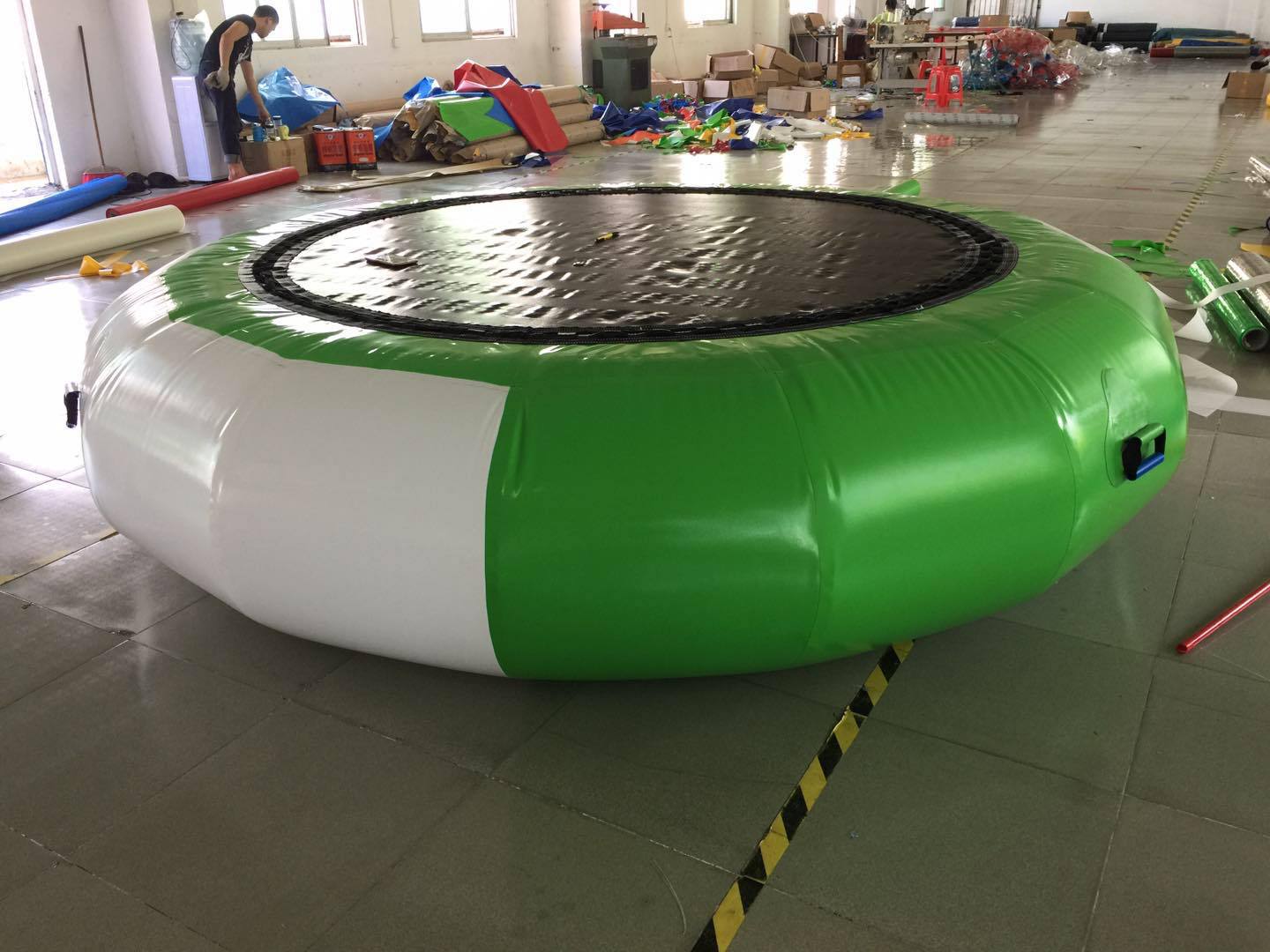 热销爆款水上蹦床 充气跳床蹦蹦床 水上弹床水上充气玩具充气跳床