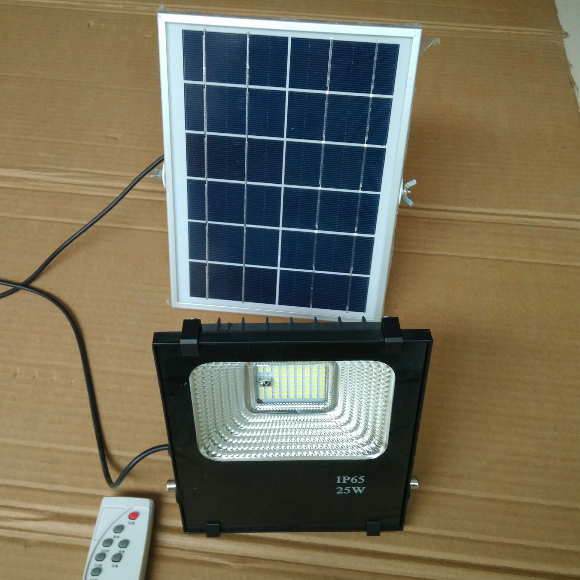 太阳能投光灯路灯庭院灯乡村新农村道路照明灯室外防水