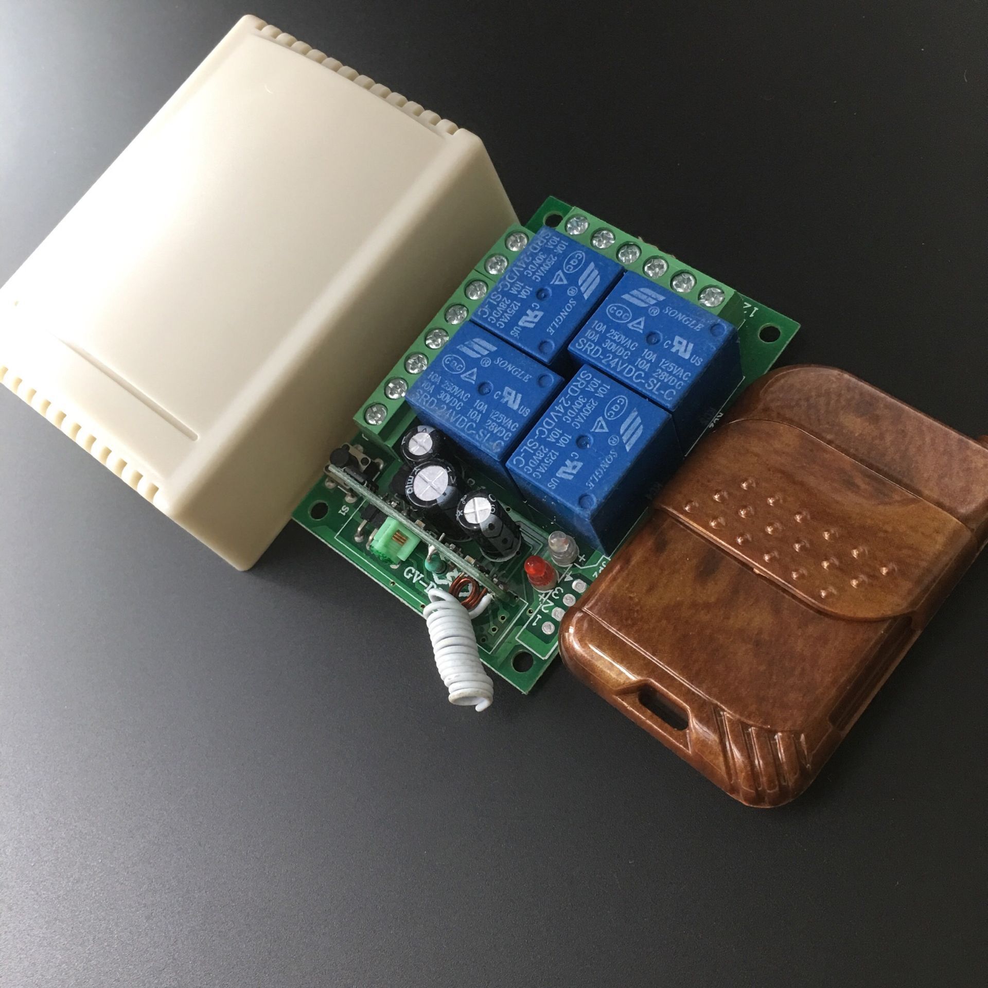 12伏滚动码4路遥控开关配桃木发射器