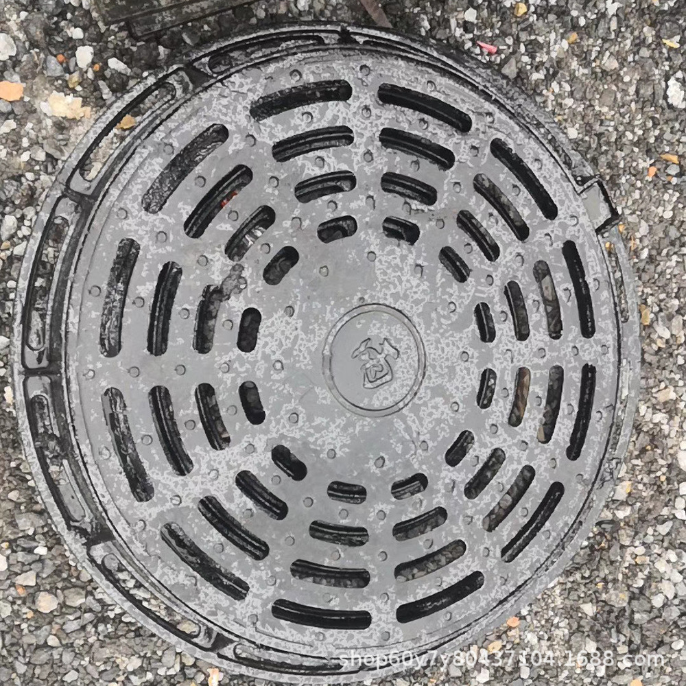 现货供应 球墨铸铁井盖700*800 圆形雨水窨井盖 重型漏水镂空井盖