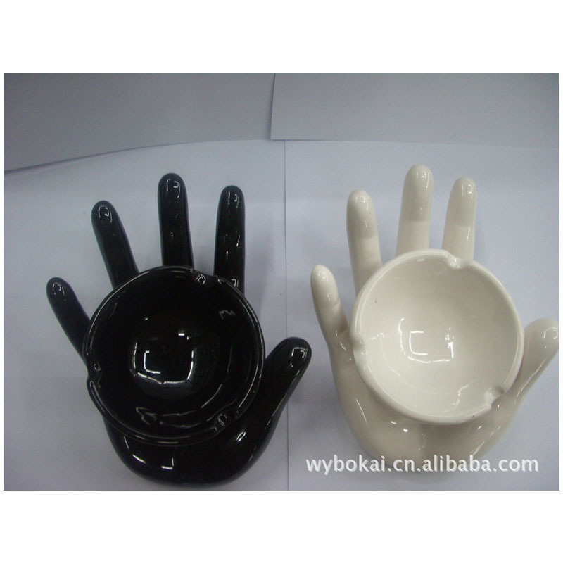 Professional Production and Supply Marlboro Small Ashtray Hot Sale Factory Direct Sales