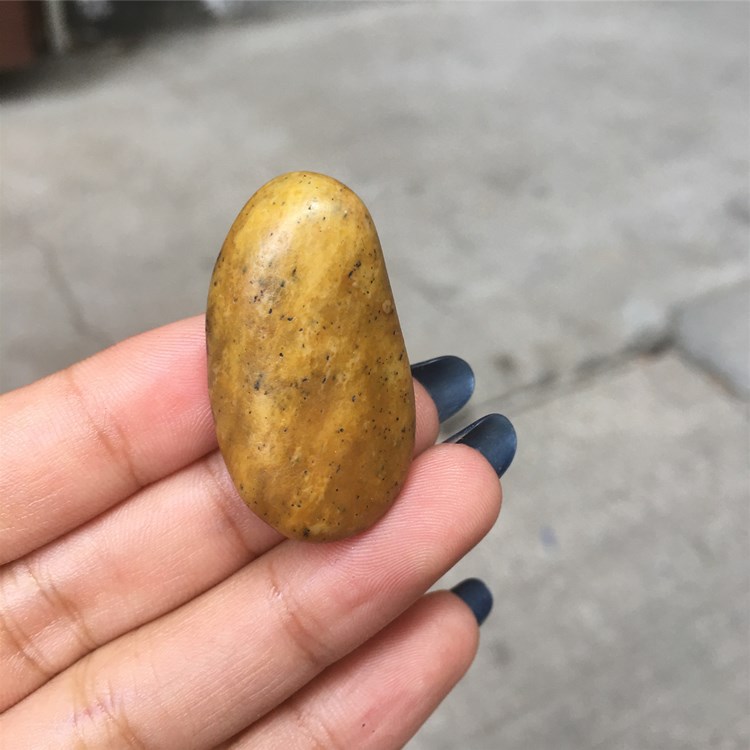 天然新疆和田玉 黄沁 黄皮点墨 黑芝麻 石包玉 籽料 原石挂件