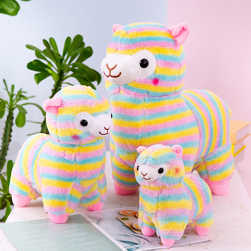 新款彩虹羊公仔彩色草泥马毛绒玩具绵羊神兽主题活动娃娃机公仔