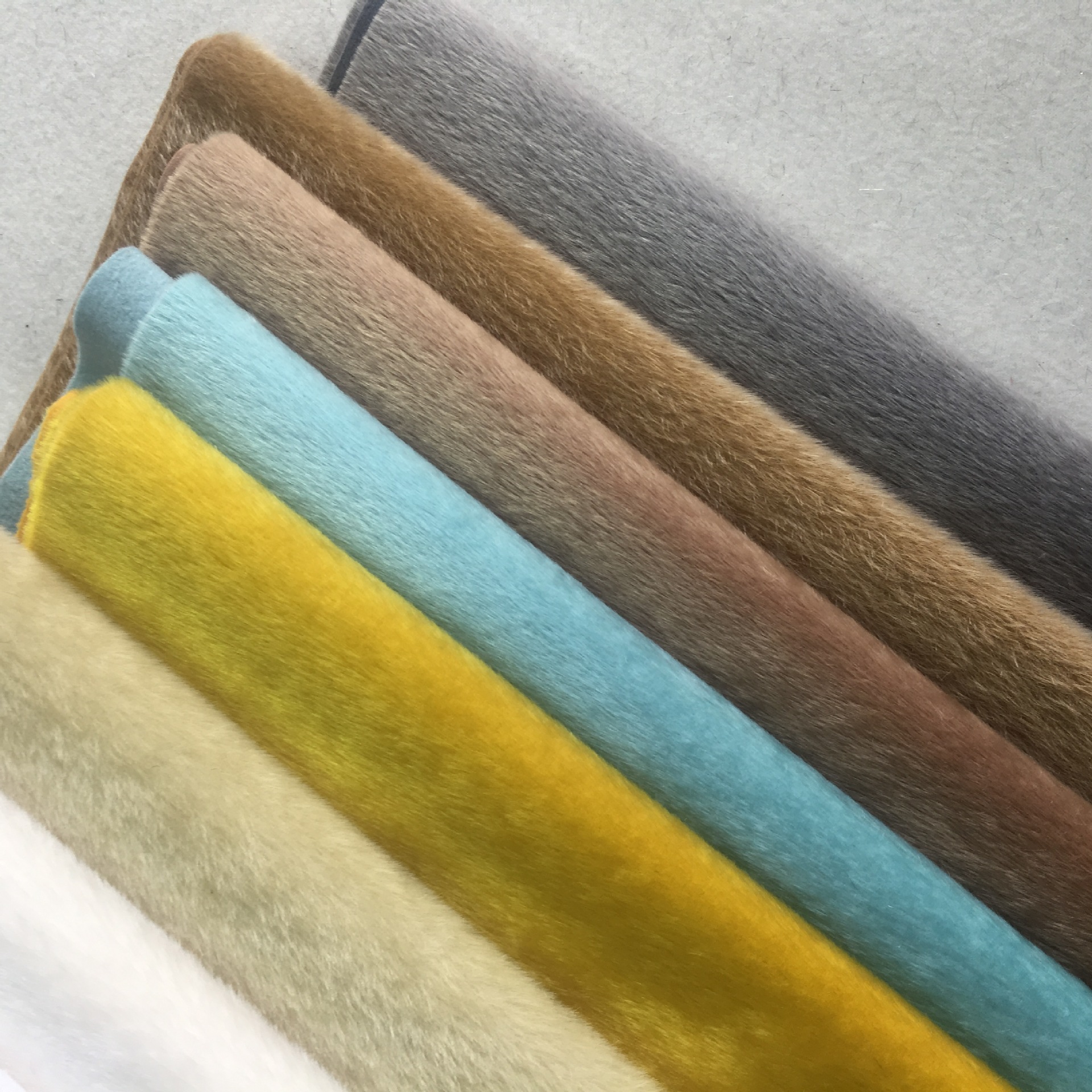 现货供应秋冬素色马毛皮革面料鞋子箱包皮具皮料多色可选可定制