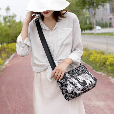 民族风女士斜挎背包百搭户外出行逛街包防水牛津布包大容量单肩包