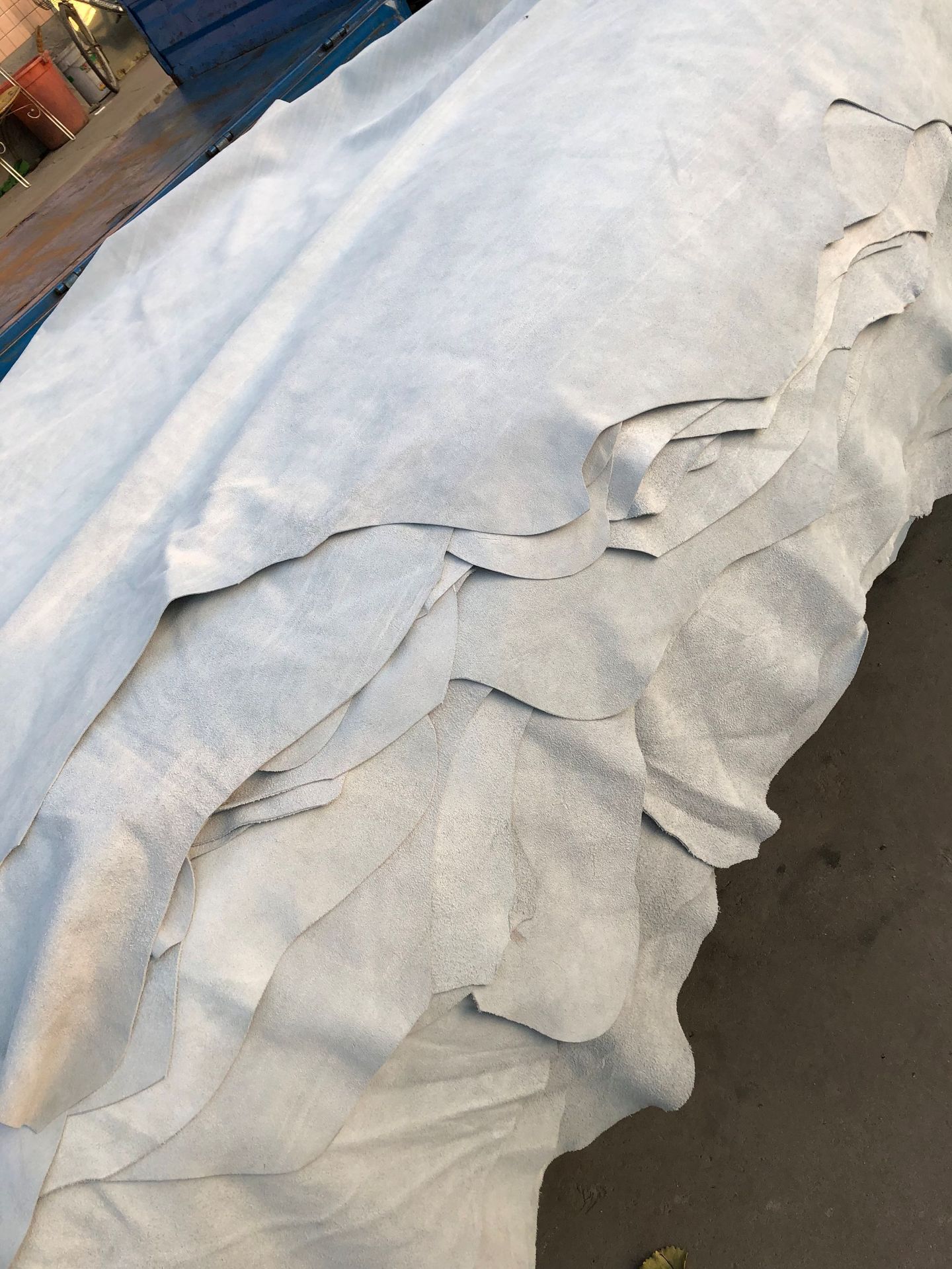 厂家直供 二层牛皮胚二层牛皮革厚皮张副大无洞利用率高绒面细